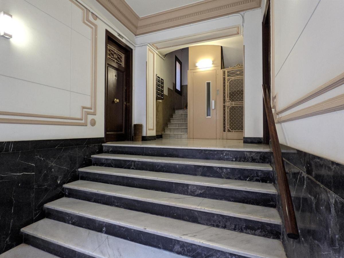Classbedroom Park Gueell Apartment Barcelona Luaran gambar