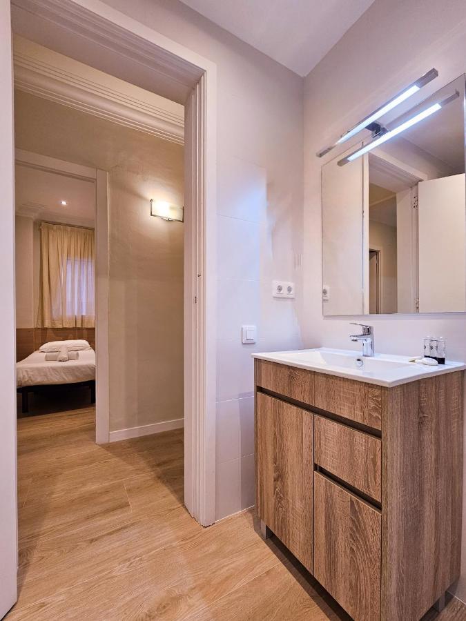 Classbedroom Park Gueell Apartment Barcelona Luaran gambar
